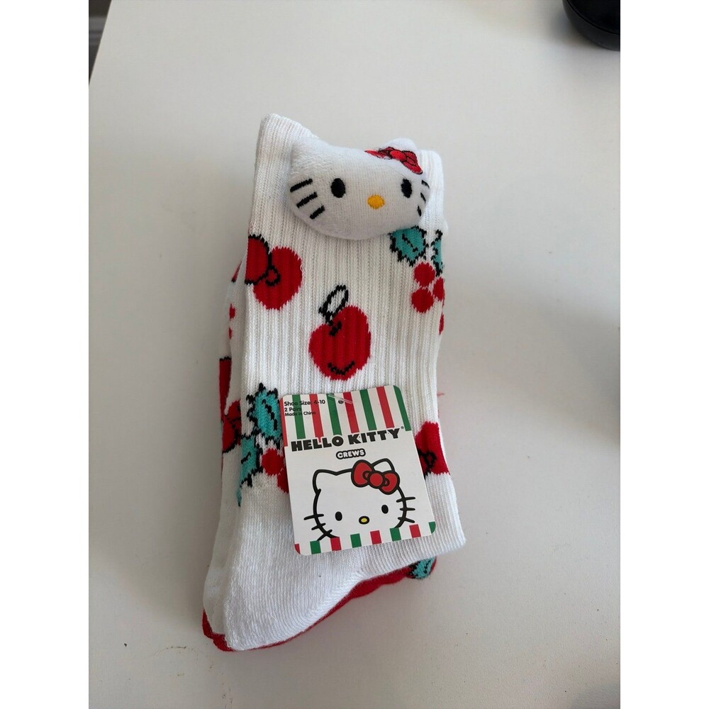 2 PACK NWT HELLO KITTY CHRISTMAS CUTE WOMEN'S CREW SOCKS SHOE SIZE 4 - 10
